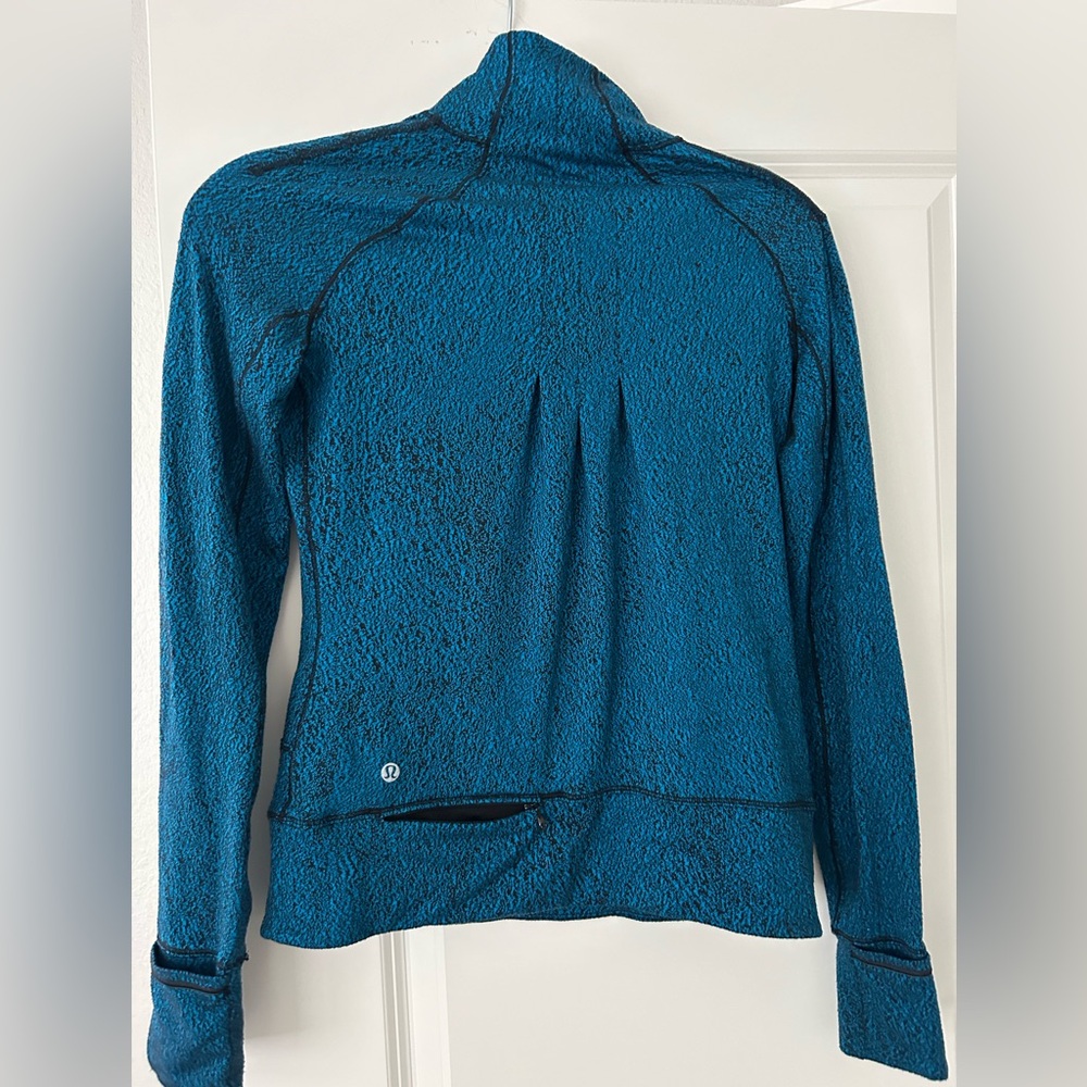 Lululemon pullover - Picture 4 of 5